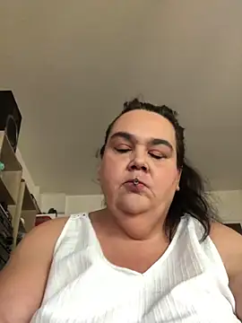 Snapshot of Niny84 chatting on June 20, 2026, 10:31 am Niny84 online show from June 20, 2026, 10:31 am