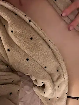 kotekxx000 online show from December 15, 2025, 8:25 pm