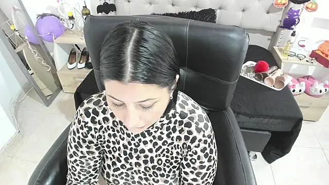 AngeleRoux online show from October 29, 2025, 4:17 pm