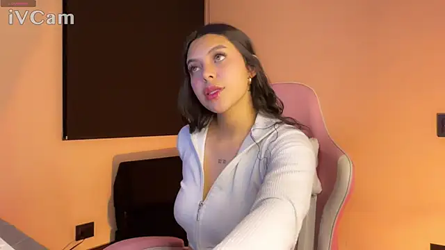 Snapshot of samara_lamm chatting on January 23, 2025, 11:26 pm samara lamm online show from January 23, 2025, 11:26 pm