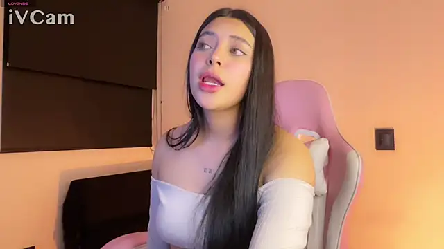 Snapshot of samara_lamm chatting on February 6, 2025, 2:44 am samara lamm online show from February 6, 2025, 2:44 am