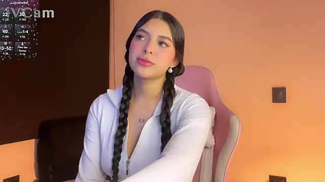 Snapshot of samara_lamm chatting on January 9, 2025, 9:06 am samara lamm online show from January 9, 2025, 9:06 am