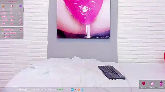 sweetieandjuicyy online show from March 6, 2025, 5:54 pm