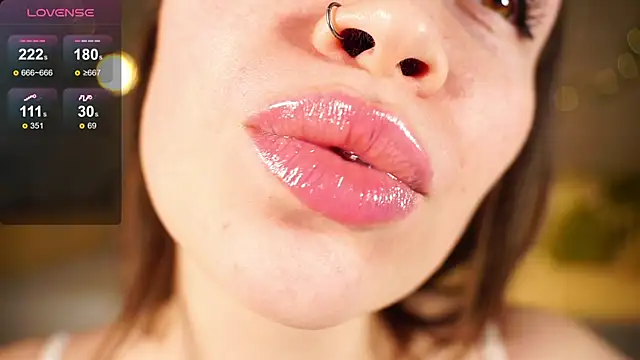 Snapshot of alma_yammy chatting on November 14, 2025, 4:54 pm alma yammy online show from November 14, 2025, 4:54 pm