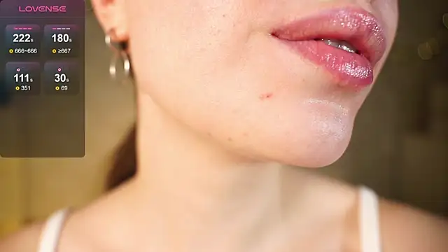 Snapshot of alma_yammy chatting on December 17, 2025, 5:40 pm alma yammy online show from December 17, 2025, 5:40 pm