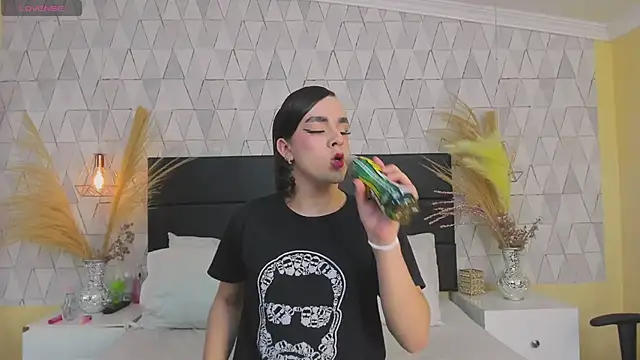 Snapshot of JustinePerry chatting on February 5, 2026, 3:24 am JustinePerry online show from February 5, 2026, 3:24 am