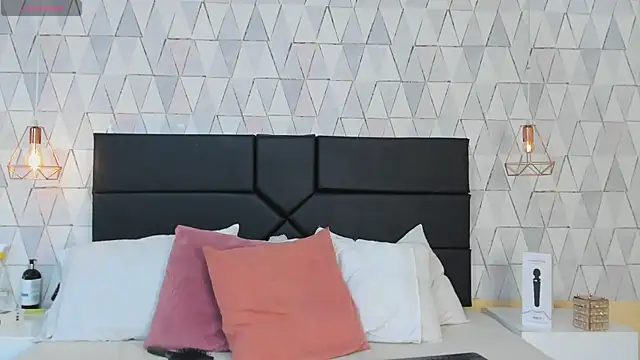 Snapshot of JustinePerry chatting on December 23, 2025, 3:28 am JustinePerry online show from December 23, 2025, 3:28 am