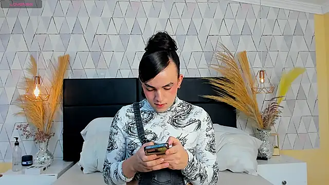 JustinePerry online show from March 26, 2026, 4:11 am