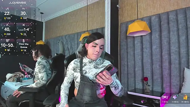 Snapshot of JustinePerry chatting on February 6, 2026, 4:19 am JustinePerry online show from February 6, 2026, 4:19 am