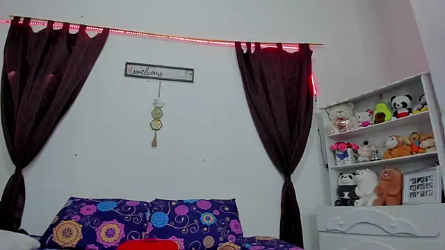 megan 100 online show from October 3, 2025, 7:04 pm