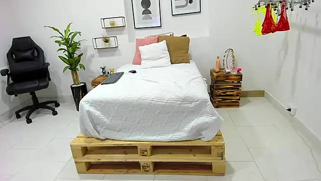 afrodita martinez online show from January 24, 2025, 9:28 am