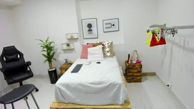 afrodita martinez online show from January 21, 2025, 12:50 pm