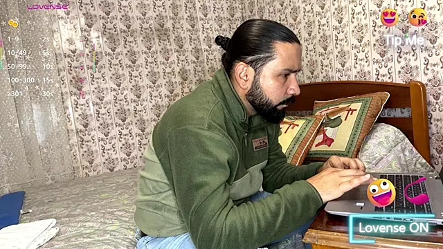 Snapshot of beardken chatting on May 4, 2026, 11:02 am beardken online show from May 4, 2026, 11:02 am
