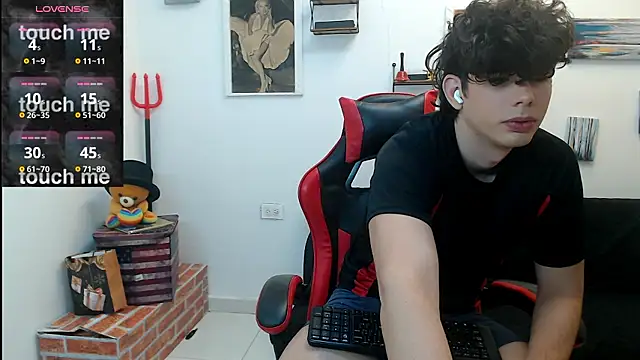 Snapshot of Angelo-cianuro- chatting on January 14, 2026, 11:19 pm Angelo-cianuro- online show from January 14, 2026, 11:19 pm