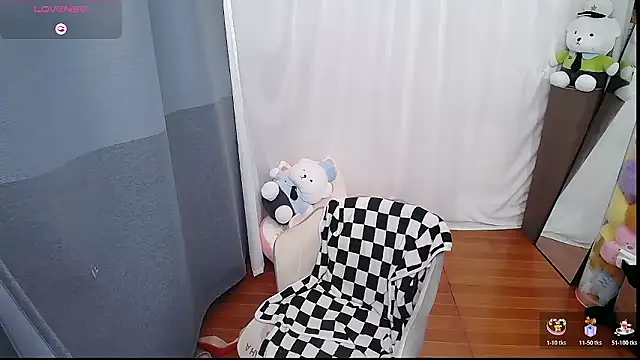 CN-Doudou online show from October 28, 2025, 1:50 am