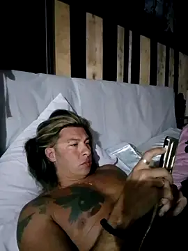 Snapshot of Lovely_milk chatting on November 22, 2025, 9:13 pm Lovely milk online show from November 22, 2025, 9:13 pm