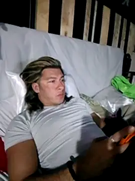 Snapshot of Lovely_milk chatting on November 23, 2025, 9:58 pm Lovely milk online show from November 23, 2025, 9:58 pm