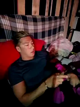 Snapshot of Lovely_milk chatting on November 6, 2025, 8:35 pm Lovely milk online show from November 6, 2025, 8:35 pm