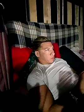 Snapshot of Lovely_milk chatting on November 19, 2025, 9:37 pm Lovely milk online show from November 19, 2025, 9:37 pm