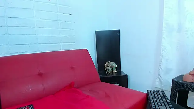 Snapshot of Kasandra_Gomez chatting on November 7, 2025, 12:21 pm Kasandra Gomez online show from November 7, 2025, 12:21 pm