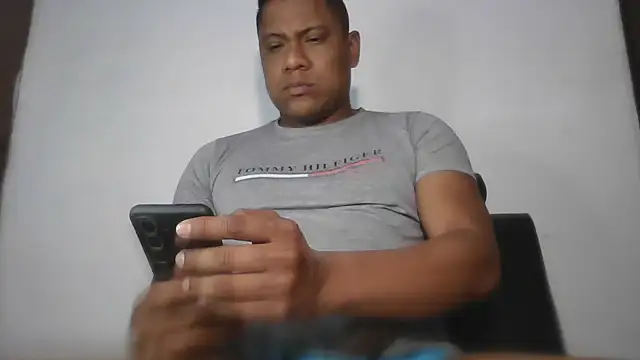 latinblack01 online show from October 27, 2025, 4:46 am