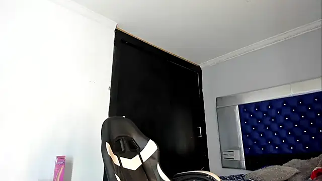 La Perversa69 online show from September 30, 2025, 7:42 pm