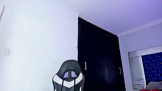 La Perversa69 online show from October 12, 2025, 7:59 pm