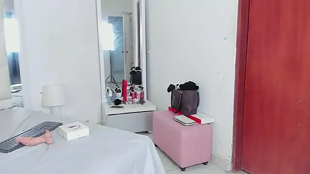 Snapshot of Alhana_pulido chatting on March 22, 2025, 11:31 pm Alhana pulido online show from March 22, 2025, 11:31 pm