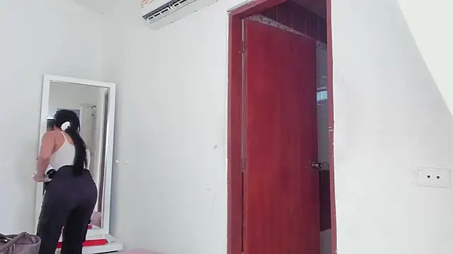 Snapshot of Alhana_pulido chatting on March 22, 2025, 8:26 pm Alhana pulido online show from March 22, 2025, 8:26 pm