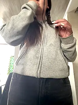 angel natural online show from September 22, 2025, 2:23 pm