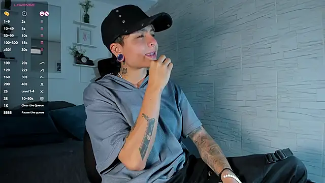 ZuryRamirez  online show from September 8, 2025, 7:46 pm