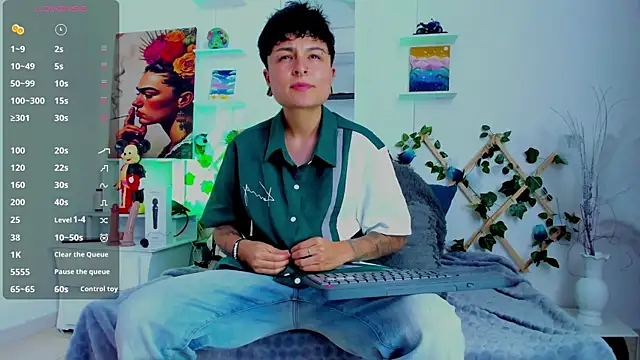 ZuryRamirez  online show from February 19, 2025, 7:05 pm