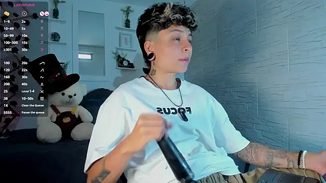 ZuryRamirez  online show from September 10, 2025, 7:24 pm