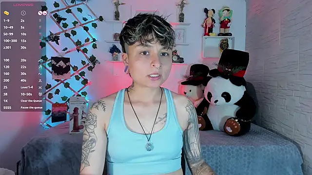 ZuryRamirez  online show from October 10, 2025, 9:15 pm