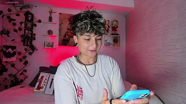 ZuryRamirez  online show from October 26, 2025, 9:37 pm