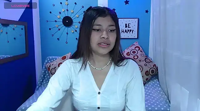 hanha rossee online show from February 17, 2025, 1:22 pm