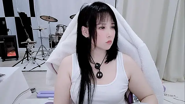 Vaness-a online show from April 11, 2026, 5:38 pm