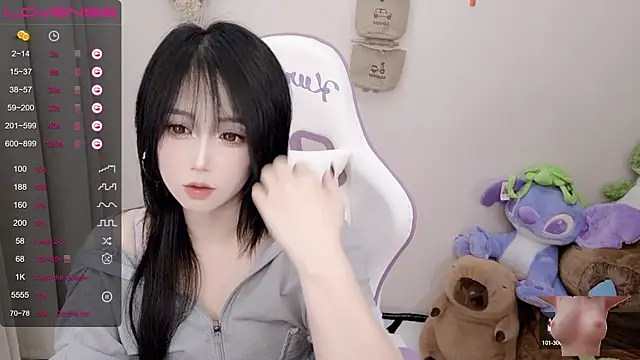 Snapshot of Vaness-a chatting on March 8, 2025, 6:58 pm Vaness-a online show from March 8, 2025, 6:58 pm