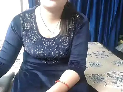 Snapshot of anni_mahi chatting on December 13, 2024, 5:49 am anni mahi online show from December 13, 2024, 5:49 am