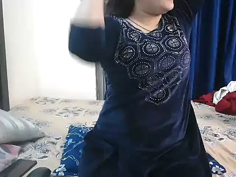 Snapshot of anni_mahi chatting on December 18, 2024, 9:36 am anni mahi online show from December 18, 2024, 9:36 am