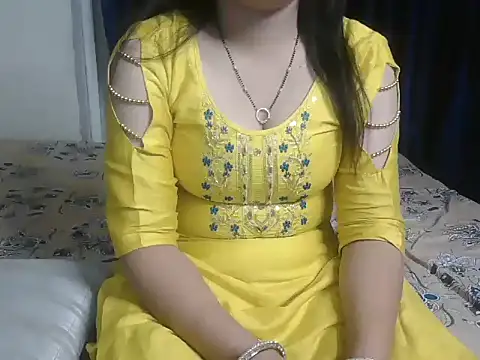 Snapshot of anni_mahi chatting on December 7, 2024, 10:28 am anni mahi online show from December 7, 2024, 10:28 am