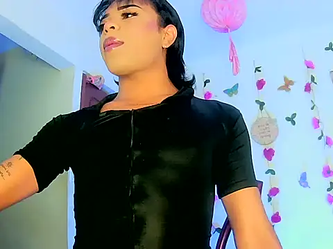 Snapshot of Cristina_Dam chatting on December 6, 2024, 2:51 am Cristina Dam online show from December 6, 2024, 2:51 am