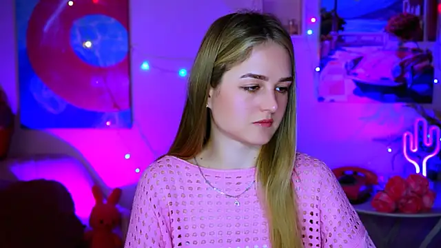 Snapshot of DeboraLarson chatting on March 21, 2025, 4:49 am DeboraLarson online show from March 21, 2025, 4:49 am