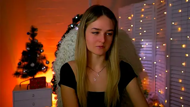 DeboraLarson online show from January 12, 2026, 3:46 am