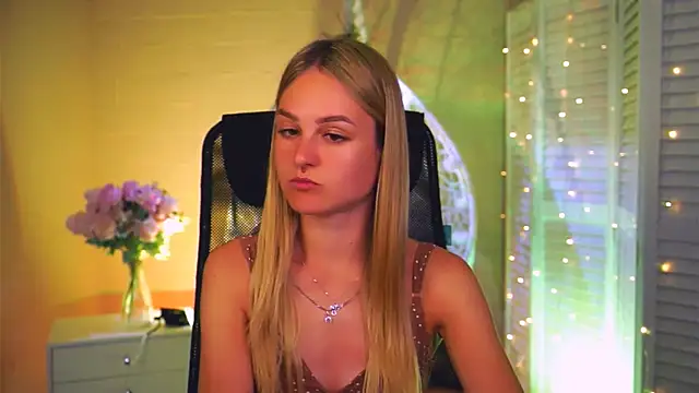 DeboraLarson online show from March 26, 2026, 3:27 am