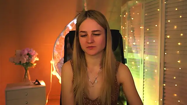 DeboraLarson online show from March 12, 2026, 3:12 am