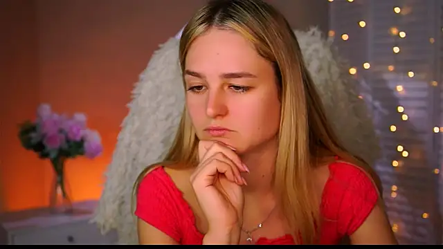 Snapshot of DeboraLarson chatting on September 29, 2025, 7:26 am DeboraLarson online show from September 29, 2025, 7:26 am