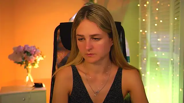 DeboraLarson online show from March 31, 2026, 2:46 am