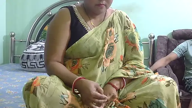 Couple For You18 online show from February 12, 2026, 4:23 am