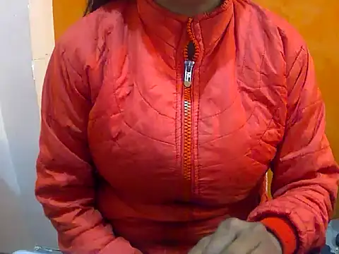 Snapshot of HOT-SEEMAA chatting on January 6, 2025, 12:13 pm HOT-SEEMAA online show from January 6, 2025, 12:13 pm